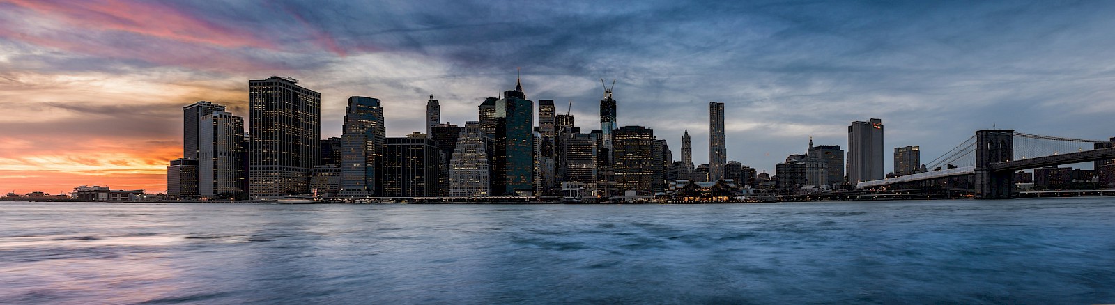 New York City skyline, by Arn BO at [Flickr](https://flic.kr/p/de9is3)